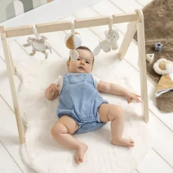 Arche en bois avec jouets à suspendre ernest, flo & oli
