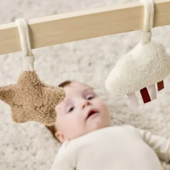 Arche en bois avec jouets à suspendre teddy bouclette