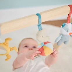 Arches en bois avec jouets à suspendre félix & léo