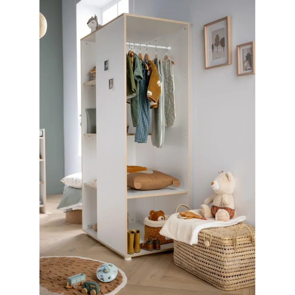 Armoire ouverte first