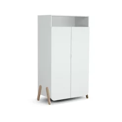 Armoire pirate blanc et hêtre verni