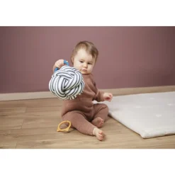 Balle d'éveil sensoriel pour bébé
