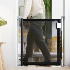 Barrière de sécurité enfant , jusqu'à 136 cm, auto lock, retractable, facile à installer