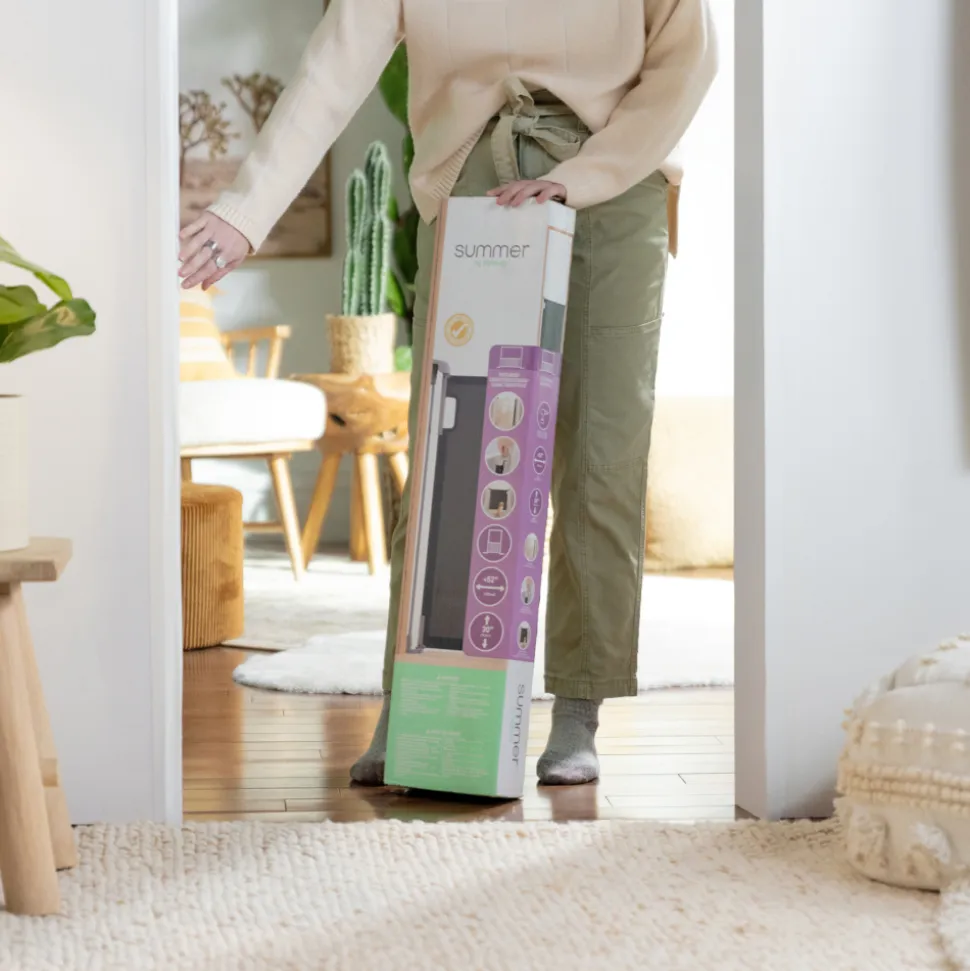 Barrière de sécurité enfant , jusqu'à 136 cm, auto lock, retractable, facile à installer