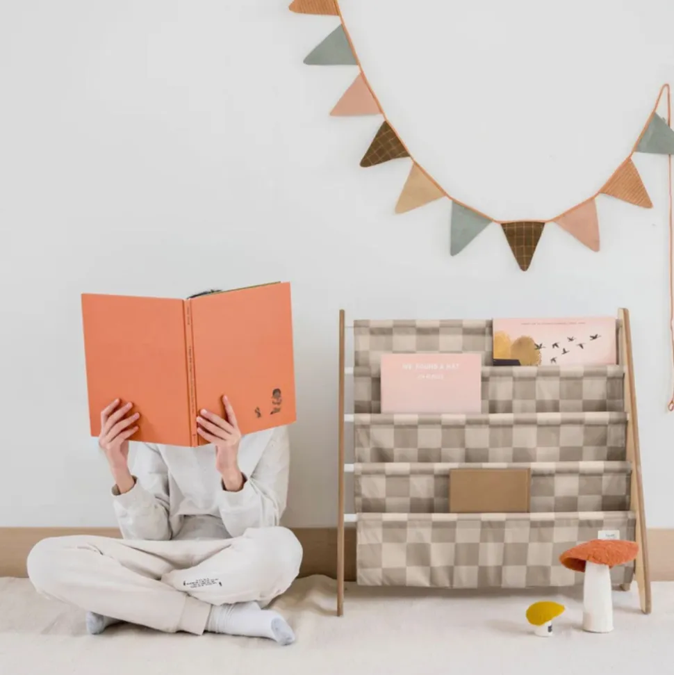 Bibliothèque enfant damier beige