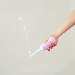 Bouteille de lavage périnéale renversée momwasher