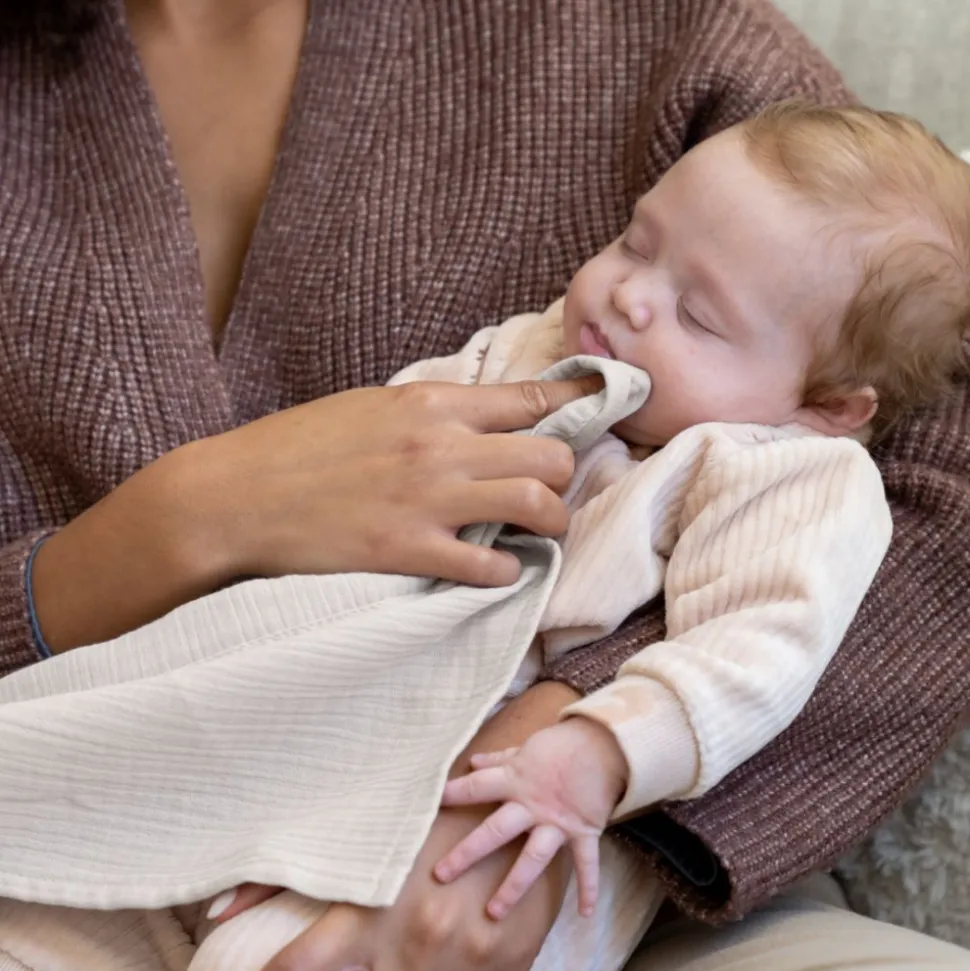 Cape d'allaitement mom'n play tetra almond