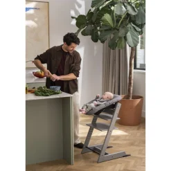Chaise haute bébé évolutive tripp trapp gris tempête