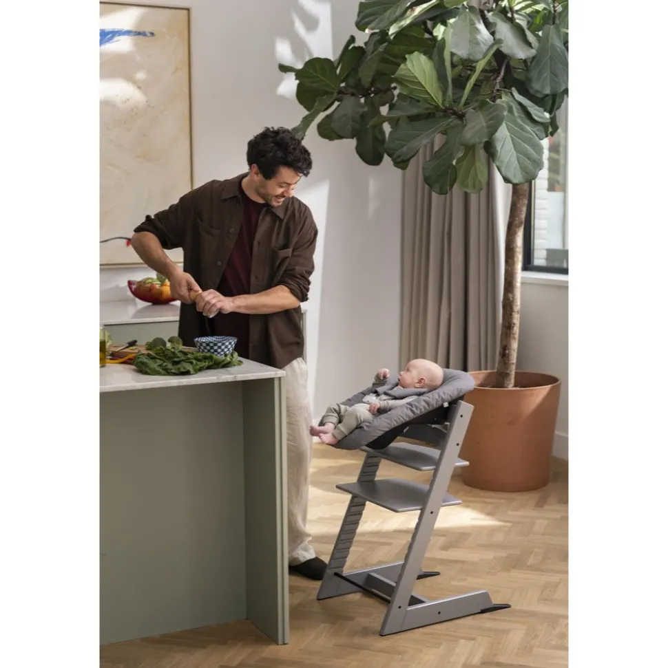 Chaise haute bébé évolutive tripp trapp gris tempête