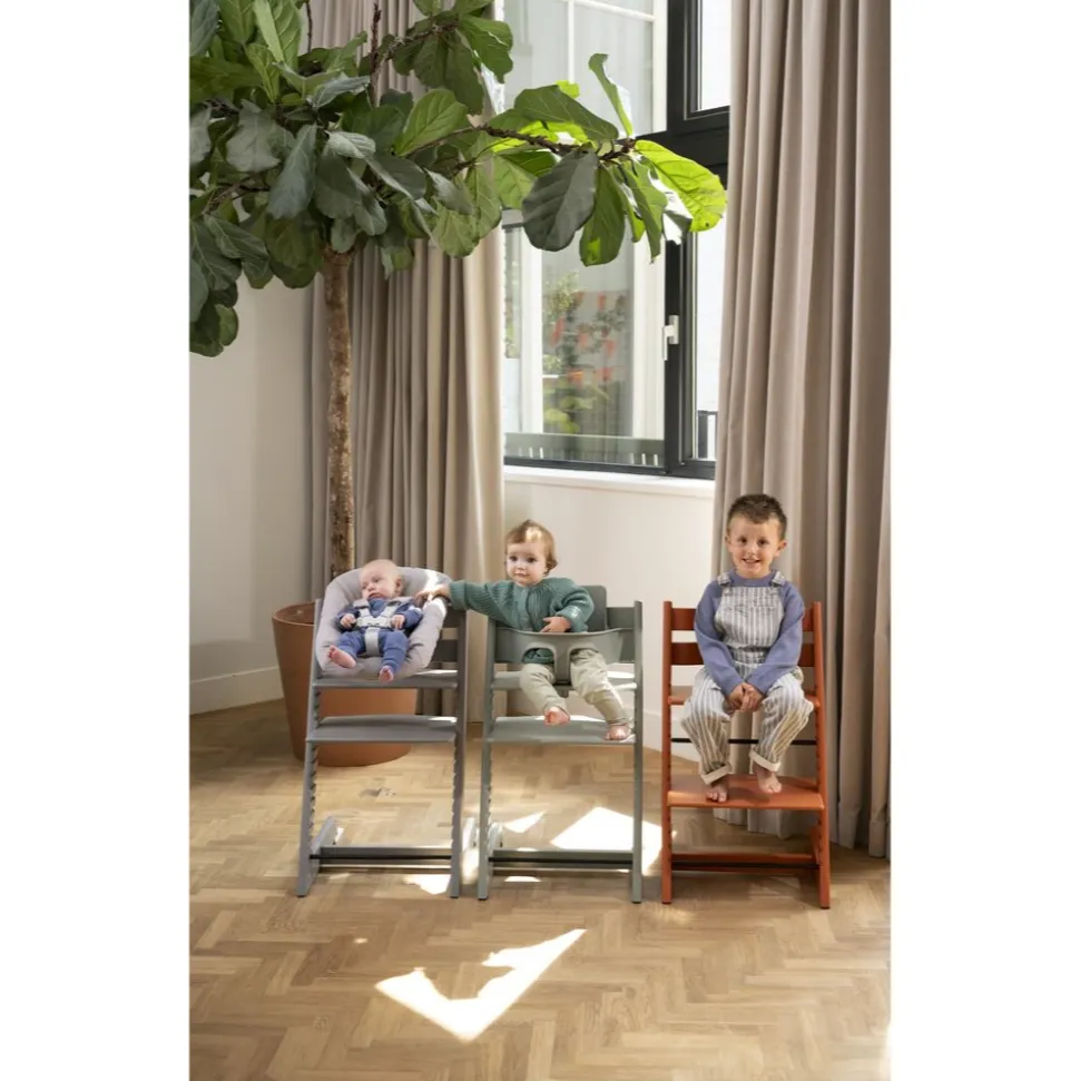 Chaise haute bébé évolutive tripp trapp gris tempête