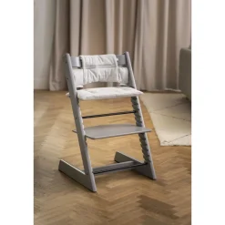 Chaise haute bébé évolutive tripp trapp gris tempête