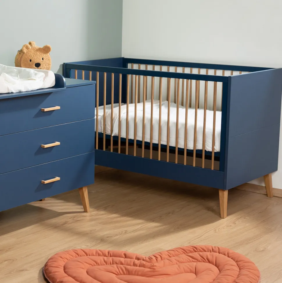 Chambre bébé duo lit 70x140cm évolutif + commode à langer bold blue bleu pied naturel