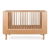 Chambre duo lit bébé 70x140 cm évolutif en canapé yume natural ash + commode 2 portes yume naturel ash wood avec plan à langer