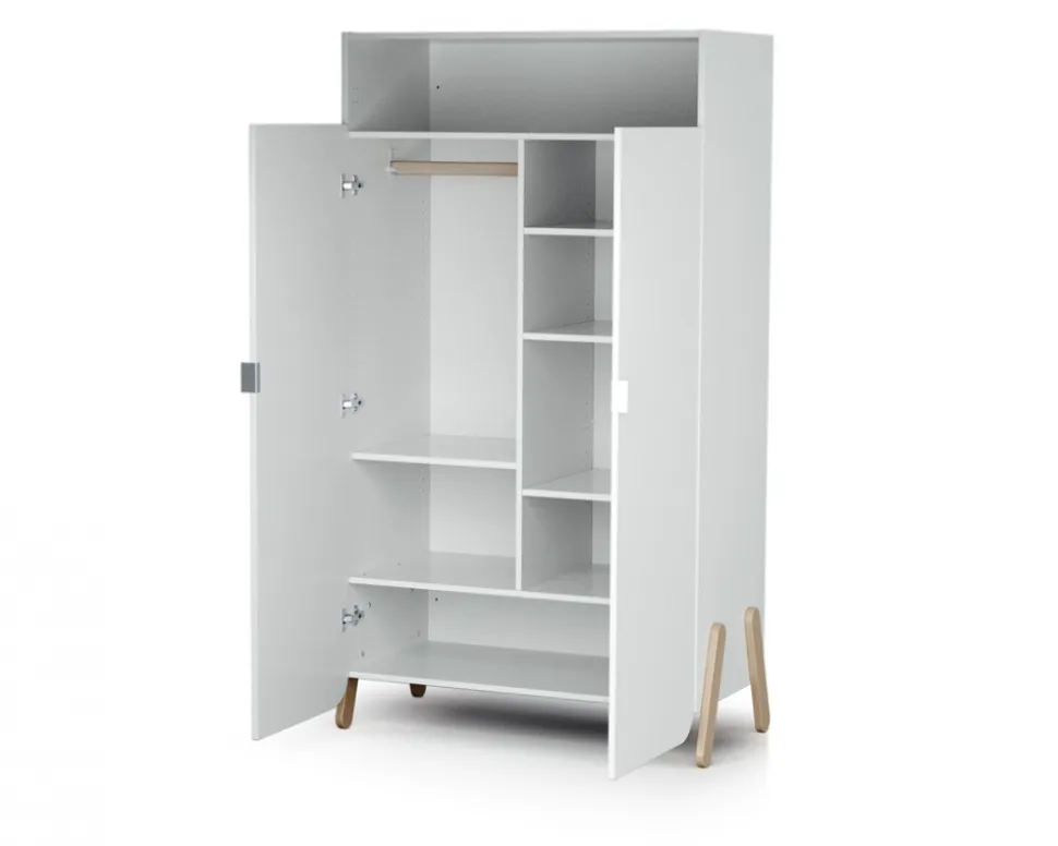 Chambre trio pirate lit 70x140 cm + meuble à langer + armoire blanc et hêtre verni