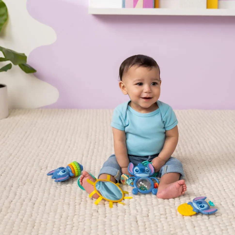 Coffret cadeau pour bébé avec 4 jouets stitch