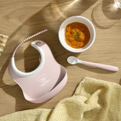 Coffret repas avec bavoir rose pastel