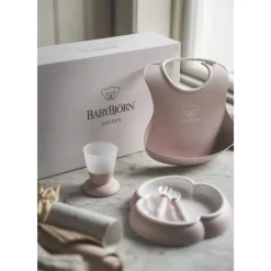 Coffret repas avec bavoir rose pastel