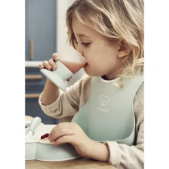 Coffret repas avec bavoir vert pastel