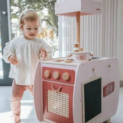 Cuisine en bois - rose