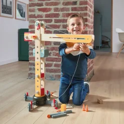 Grande grue en bois