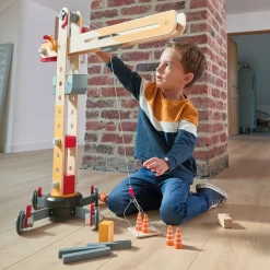 Grande grue en bois