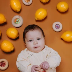 Hochet sensoriel bébé donut en bois tomates