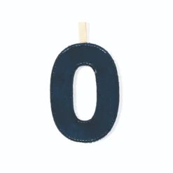 Lettre en tissu phosphorescente bleue o