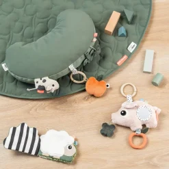 Livre d'éveil sensoriel tiny farm multicolore