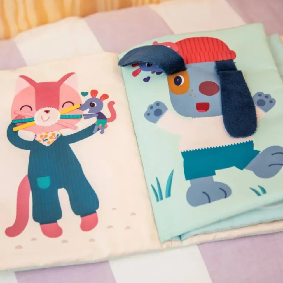 Livre pour enfant d'activités nina se déguise