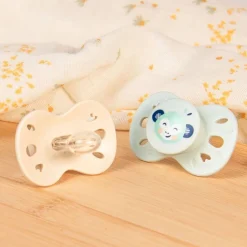 Lot de 2 sucettes anatomiques 6-18 mois animaux vert et beige