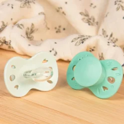 Lot de 2 sucettes anatomiques 18 mois+ essentielle vert clair et foncé