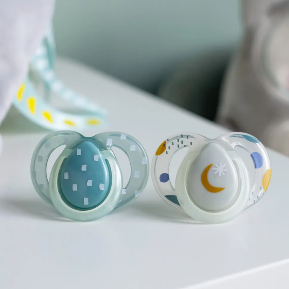 Lot de 2 sucettes nuit closer to nature 6-18m