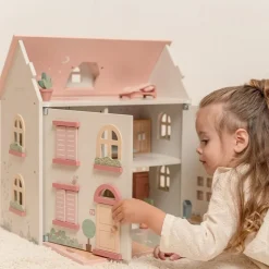 Maison de poupée en bois