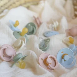 Pack de 2 sucettes colour caoutchouc 6 mois+ ivory et sage