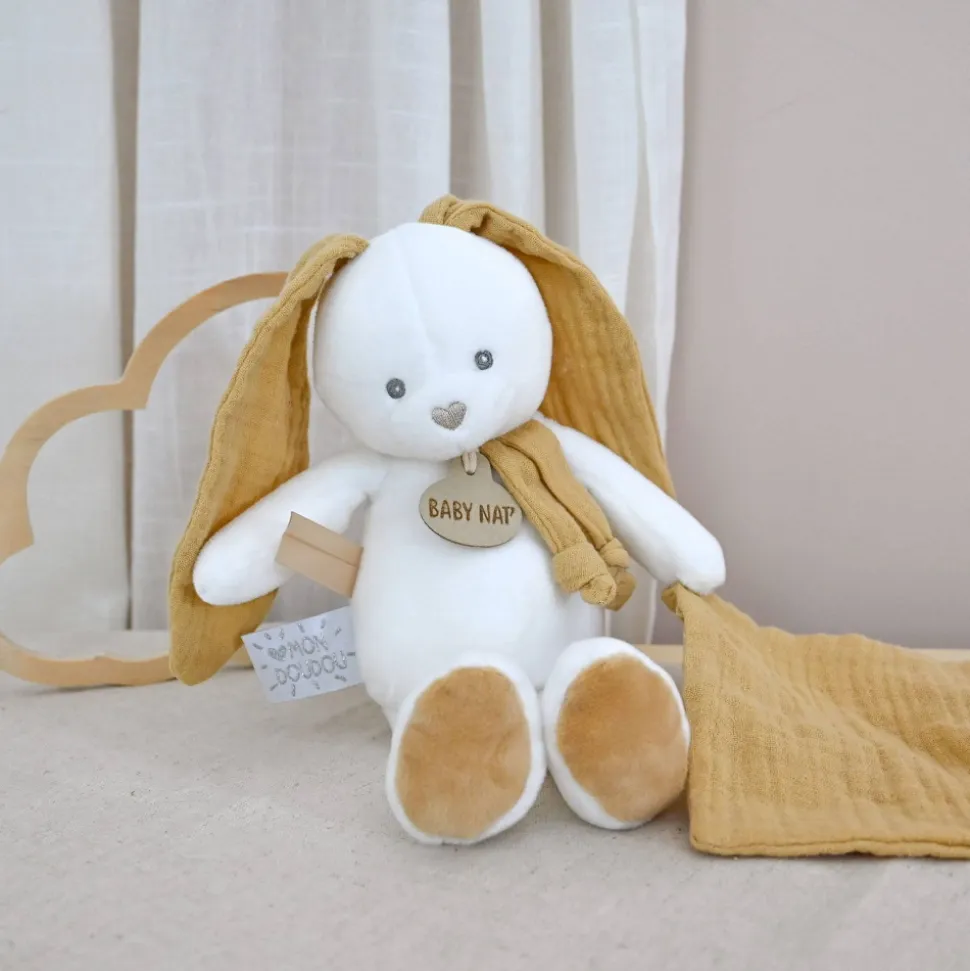 Pantin avec doudou lapin nougat