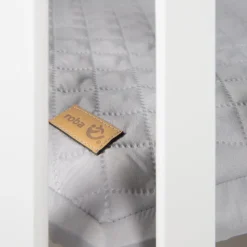 Parc bébé hexagonal sur roulettes bois blanc et tapis de parc gris
