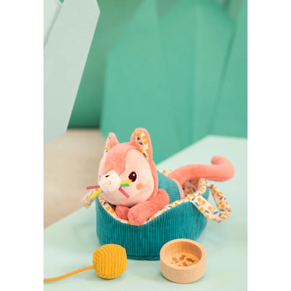 Peluche jeanne le chat et son panier