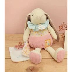 Peluche lapin rose avec son doudou