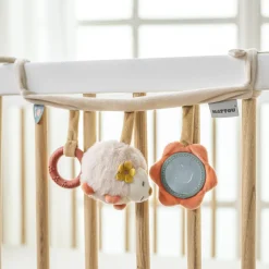 Peluches d'activités à suspendre zoé le hérisson