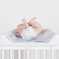 Plan à langer avec matelas intégré