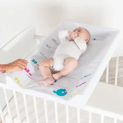 Plan à langer avec matelas intégré