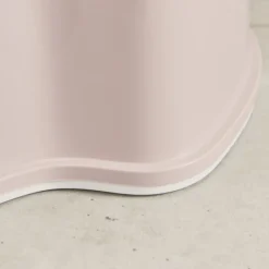 Pot fauteuil rose pastel et blanc