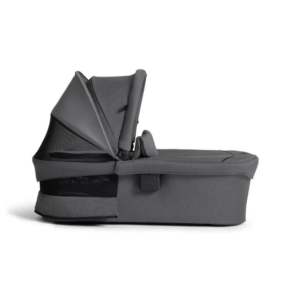 Poussette trio finiti signature + siège auto i-snug 2 raven + nacelle ramble signature xl ebony