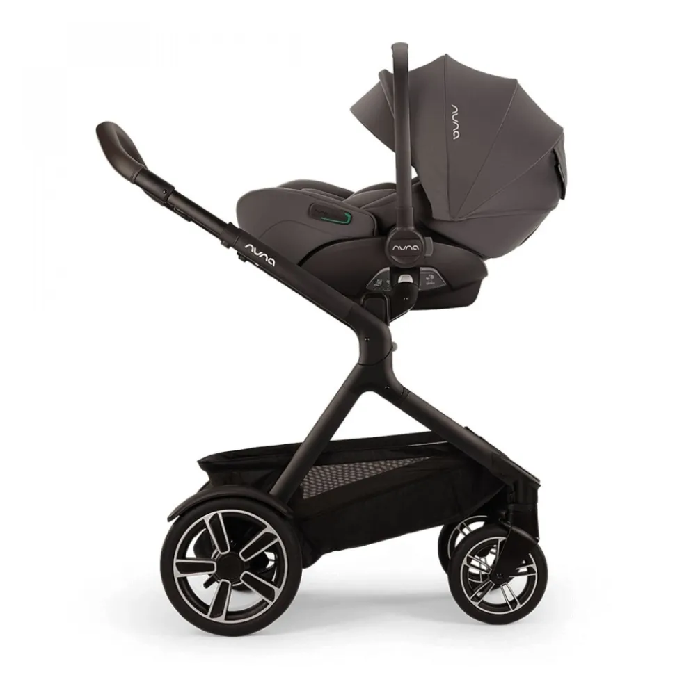 Poussette trio triv next + siège auto arra flex + nacelle lytl thunder