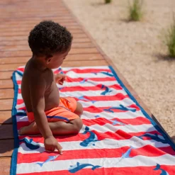 Serviette de plage coton 135 x 65 cm - baleine rouge