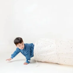 Tunnel de jeu en tissu recyclé terrazzo crème