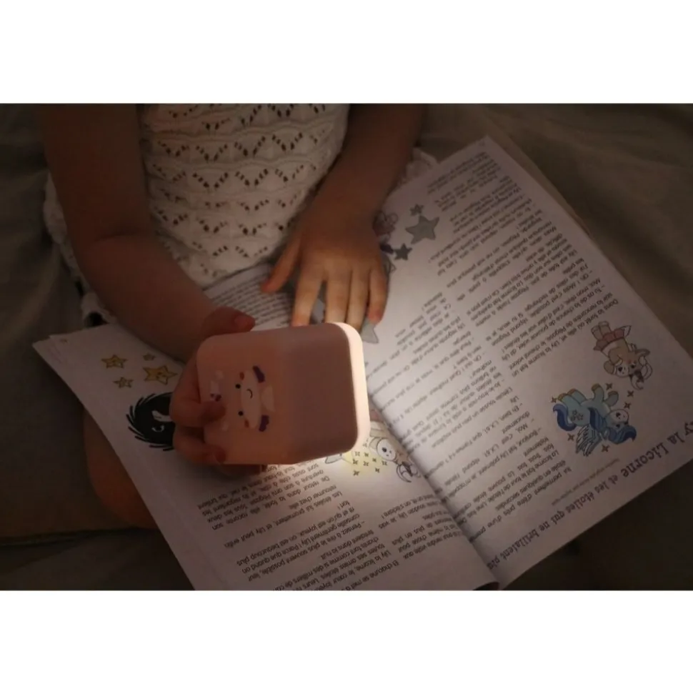 Veilleuse nomade bébé cube b lily la licorne