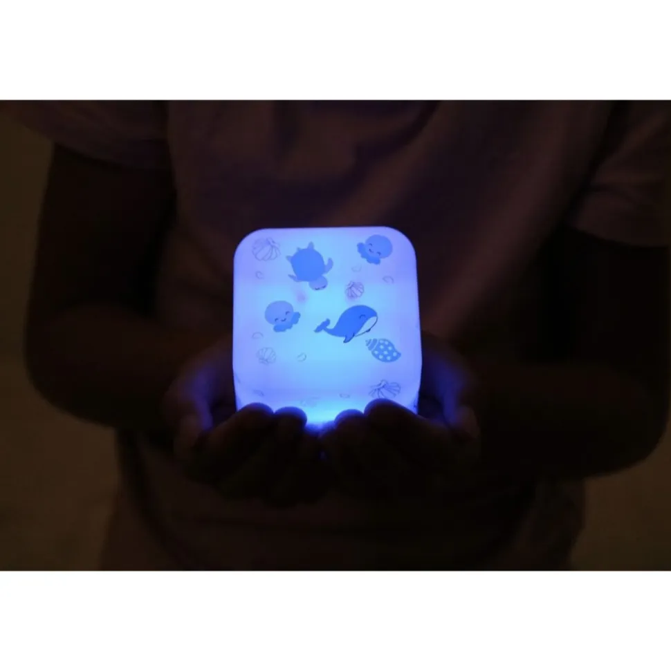 Veilleuse nomade bébé cube b océan